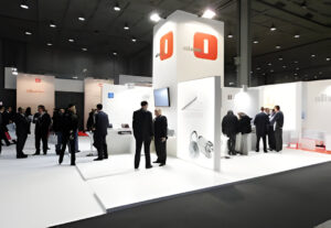 5 روش جذب جمعیت به غرفه نمایشگاهیتان 11268408477745Ai 300x207 - 5 روش جذب جمعیت به غرفه نمایشگاهیتان