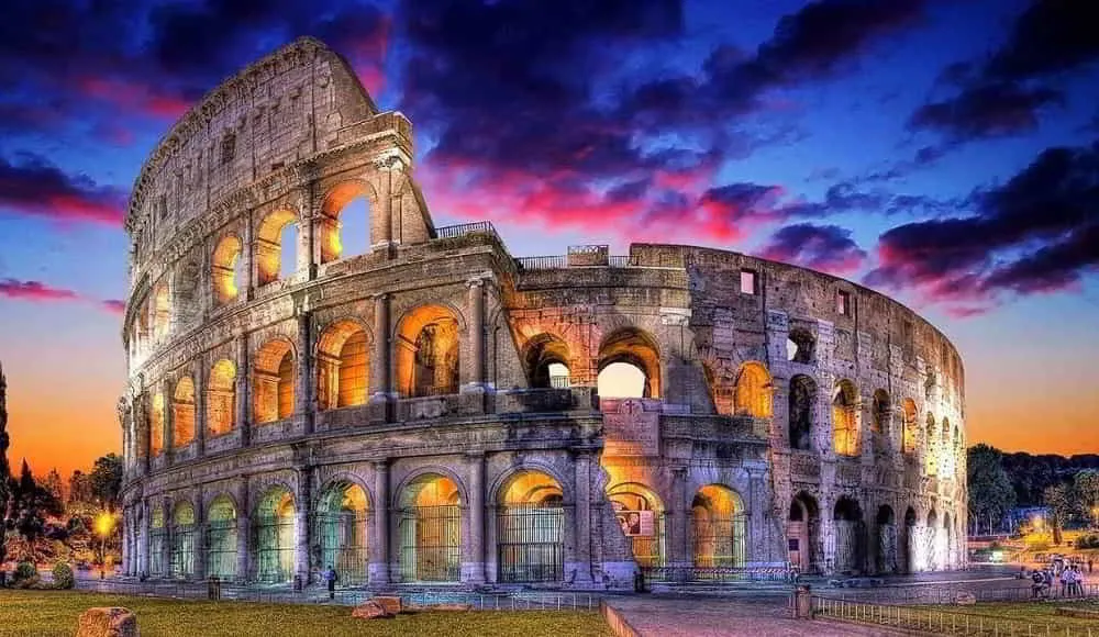 Colosseum at night - طراحی تابلو پیرایش رم
